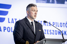 Mgr inż. pil. T. Nowosielski,