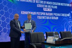 Od lewej: prof. Usmankulov Alisher Kadirkulovich, prof. Piotr Koszelnik,